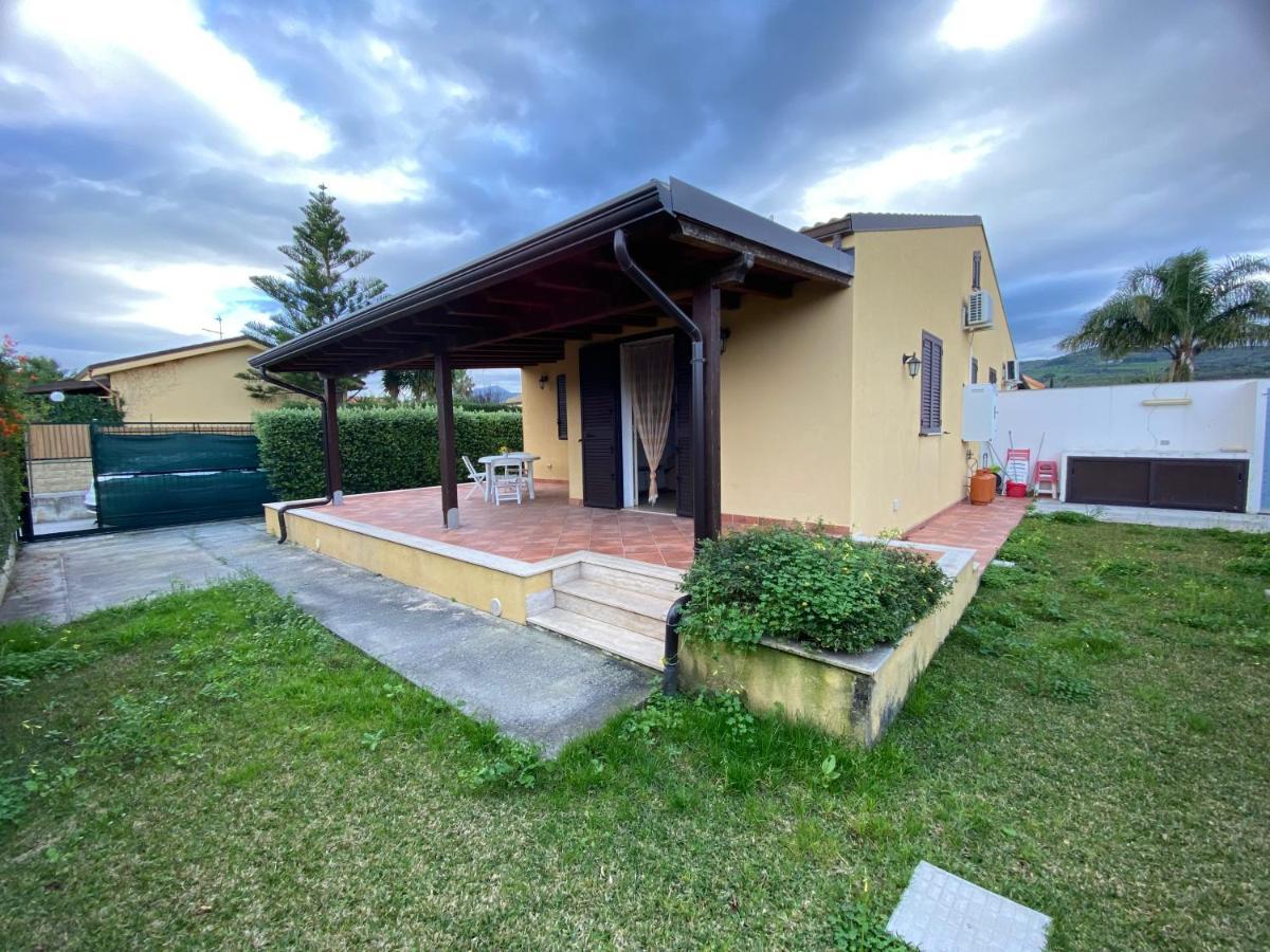 Villa Indipendente Le Coccinelle Beach Mare Piscina A 250 Mt Dal Mare Con Servizio Di Piscina A 400 Mt 12 K Da Cefalu Campofelice Di Roccella Extérieur photo