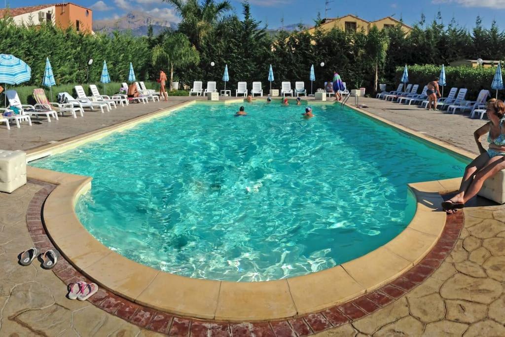 Villa Indipendente Le Coccinelle Beach Mare Piscina A 250 Mt Dal Mare Con Servizio Di Piscina A 400 Mt 12 K Da Cefalu Campofelice Di Roccella Extérieur photo