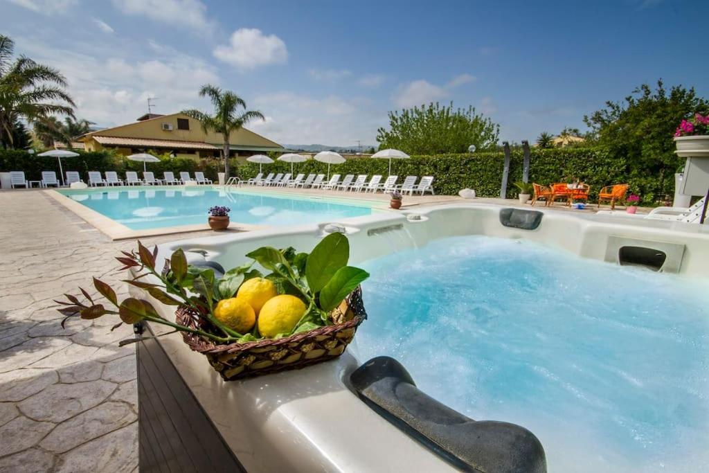 Villa Indipendente Le Coccinelle Beach Mare Piscina A 250 Mt Dal Mare Con Servizio Di Piscina A 400 Mt 12 K Da Cefalu Campofelice Di Roccella Extérieur photo